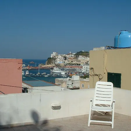 L'isolana Vacanza Azzurra Apartment *